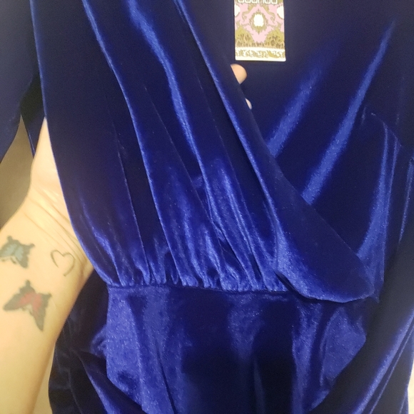 NEW...BOOHOO....Elegant Blue Velvet Dress..SIZE:12 - Picture 7 of 13